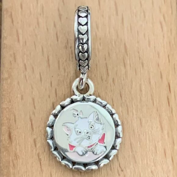 Pandora Aristocats Marie Cat Lady Disney Park Charm, S925 Silver Bracelets - Picture 1 of 4